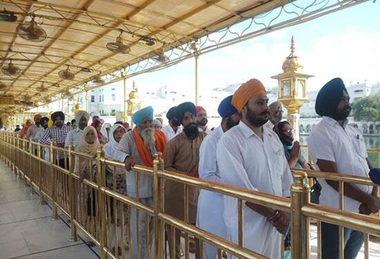ਗੁਰੂ ਅਰਜਨ ਦੇਵ ਜੀ ਸ਼ਹੀਦੀ ਪੂਰਬ ਮੌਕੇ ਸ੍ਰੀ ਹਰਿਮੰਦਰ ਸਾਹਿਬ ਵਿਖੇ ਸੰਗਤਾਂ ਹੋਈਆਂ ਨਤਮਸਤਕ