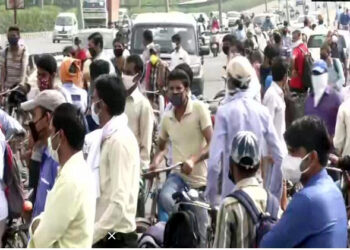 ਦਿੱਲੀ-ਗੁਰੂਗ੍ਰਾਮ ਸਰਹੱਦ ਸੀਲ ਹੋਣ ਕਾਰਨ ਲਗਿਆ ਲੰਬਾ ਜਾਮ, ਪਾਸ ਵਾਲਿਆਂ ਨੂੰ ਵੀ ਨਹੀਂ ਮਿਲੀ ਐਂਟਰੀ