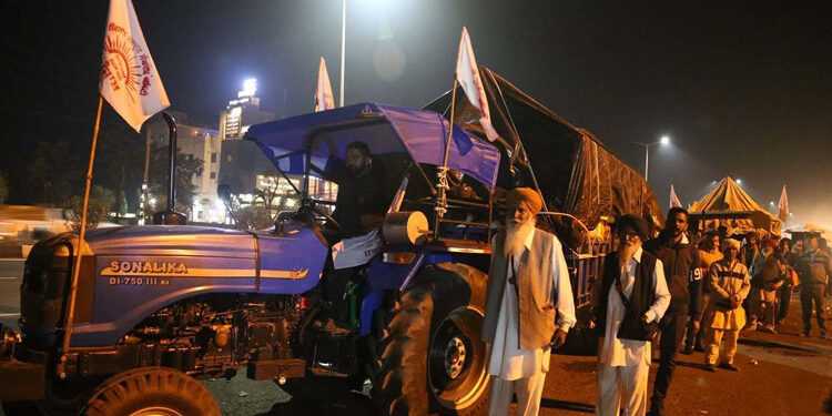 ਦਿੱਲੀ ’ਚ ਮੋਰਚਾ ਹੋਰ ਭਖਾਉਣ ਲਈ ਹਜ਼ਾਰਾਂ ਕਿਸਾਨਾਂ ਦਾ ਕਾਫਲਾ ਰਵਾਨਾ