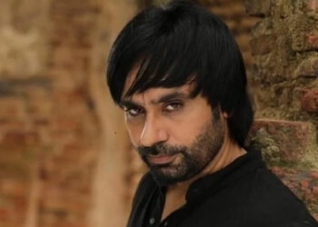 ਦਿੱਲੀ ਧਰਨੇ ’ਤੇ ਪਹੁੰਚੇ ਗਾਇਕ ਬੱਬੂ ਮਾਨ, ਮੰਚ ’ਤੇ