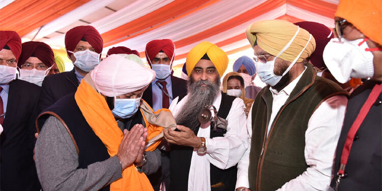 ਕੈਪਟਨ ਅਮਰਿੰਦਰ ਸਿੰਘ ਨੇ ਸੁਲਤਾਨਪੁਰ ਲੋਧੀ ਅਤੇ ਡੇਰਾ ਬਾਬਾ ਨਾਨਕ ਵਿਖੇ ਵੱਖ ਵੱਖ ਵਿਕਾਸ ਪ੍ਰਾਜੈਕਟਾਂ ਦਾ ਨੀਂਹ ਪੱਥਰ ਰੱਖਿਆ
