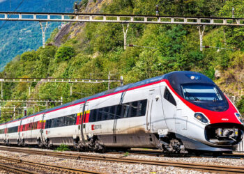 ਇਟਲੀ ਅਤੇ ਸਵਿਟਜ਼ਰਲੈਂਡ ਵਲੋਂ ਰੇਲ ਸੇਵਾਵਾਂ ਅਣਮਿੱਥੇ ਸਮੇਂ ਲਈ ਬੰਦ