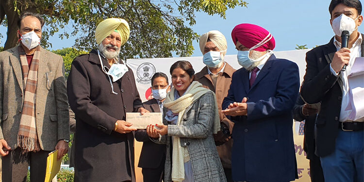 ਬਲਬੀਰ ਸਿੱਧੂ ਨੇ 409 ਫਾਰਮਾਸਿਸਟਾਂ ਨੂੰ ਨਿਯੁਕਤੀ ਪੱਤਰ ਦਿੱਤੇ