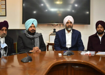 ਪੋਸਟ ਮੈਟ੍ਰਿਕ ਸਕਾਲਰਸ਼ਿਪ ਸਕੀਮ ਬਾਰੇ ਮੰਤਰੀਆਂ ਦੇ ਸਮੂਹ ਵੱਲੋਂ ਵਿਦਿਅਕ ਸੰਸਥਾਵਾਂ ਨੂੰ ਵਿਦਿਆਰਥੀਆਂ ਦੀਆਂ ਡਿਗਰੀਆਂ ਤਿੰਨ ਦਿਨਾਂ ਦੇ ਅੰਦਰ ਜਾਰੀ ਕਰਨ ਦੇ ਆਦੇਸ਼