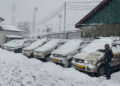 ਕਸ਼ਮੀਰ ਵਿੱਚ ਬਰਫ਼ਬਾਰੀ ਕਾਰਨ ਜਨ-ਜੀਵਨ ਪ੍ਰਭਾਵਿਤ, ਹਾਈਵੇਅ ਬੰਦ, ਉਡਾਣਾਂ ਰੱਦ