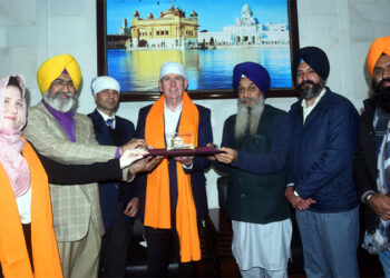 ਆਸਟ੍ਰੇਲੀਆ ਦੇ ਹਾਈ ਕਮਿਸ਼ਨਰ ਬੈਰੀ ਓ ਫੈਰੇਲ ਸੱਚਖੰਡ ਸ੍ਰੀ ਹਰਿਮੰਦਰ ਸਾਹਿਬ ਨਤਮਸਤਕ ਹੋਏ
