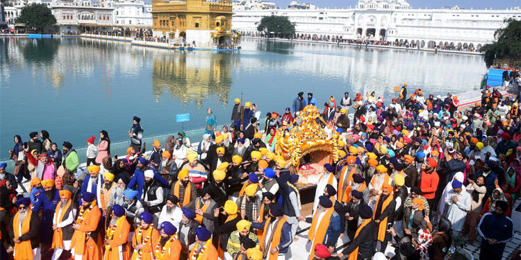 ਸ਼ਹੀਦ ਬਾਬਾ ਦੀਪ ਸਿੰਘ ਜੀ ਦੇ ਜਨਮ ਦਿਹਾੜੇ ਸਬੰਧੀ ਸ੍ਰੀ ਅਕਾਲ ਤਖ਼ਤ ਸਾਹਿਬ ਤੋਂ ਸਜਾਇਆ ਨਗਰ ਕੀਰਤਨ