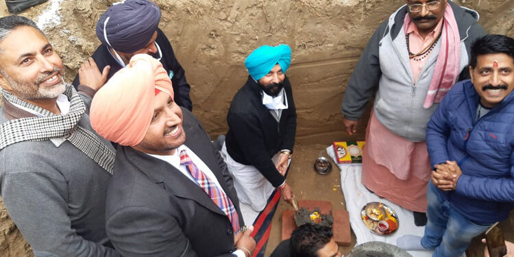 ਨਵੇਂ ਸਾਲ ਮੌਕੇ ਵਿਧਾਇਕ ਪਿੰਕੀ ਨੇ ਪੀਜੀਆਈ ਸੈਟੇਲਾਈਟ ਸੈਂਟਰ ਦਾ ਨੀਂਹ ਪੱਥਰ ਰੱਖ ਕੇ ਫਿਰੋਜ਼ਪੁਰ ਦੇ ਇਤਿਹਾਸ ਦੇ ਨਵੇਂ ਚੈਪਟਰ ਦੀ ਕੀਤੀ ਸ਼ੁਰੂਆਤ