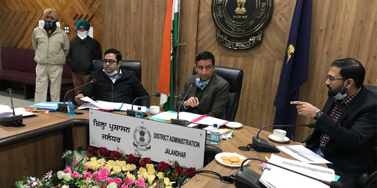 ਨਾਮਜ਼ਦਗੀਆਂ ਦੇ ਪਹਿਲੇ ਦਿਨ ਮਿਊਂਸੀਪਲ ਚੋਣਾਂ ਲਈ 8 ਉਮੀਦਵਾਰਾਂ ਵੱਲੋਂ ਨਾਮਜ਼ਦਗੀ ਪੱਤਰ ਦਾਖਲ : ਘਨਸ਼ਿਆਮ ਥੋਰੀ