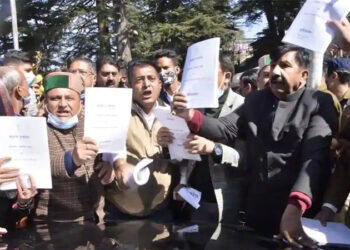 ਹਿਮਾਚਲ : ਬਜ਼ਟ ਸੈਸ਼ਨ ਦੇ ਪਹਿਲੇ ਦਿਨ ਵਿਧਾਨ ਸਭਾ ਦੇ ਬਾਹਰ