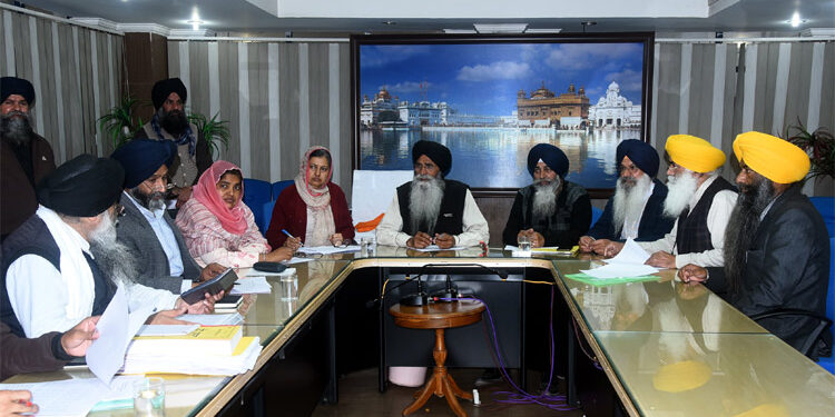 ਸ਼੍ਰੋਮਣੀ ਕਮੇਟੀ ਦੇ ਸਾਲ 2021-22 ਦੇ ਬਜਟ ਨੂੰ ਲੈ ਕੇ ਹੋਈ ਇਕੱਤਰਤਾ