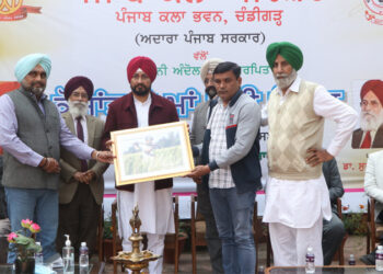 ਭਾਰਤ ਬਹੁ-ਰੰਗੇ ਫੁੱਲਾਂ ਦਾ ਗੁਲਦਸਤਾ; ਇਕ ਬੋਲੀ ਇੱਕ ਦੇਸ਼ ਦਾ ਨਾਅਰਾ ਦੇ ਕੇ ਫਿਰਕੂ ਰੰਗਤ ਦੇਣ ਵਾਲੇ ਦੇਸ਼ ਧ੍ਰੋਹੀ ਹਨ : ਚੰਨੀ