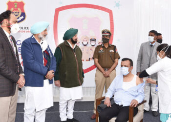 ਮੁੱਖ ਮੰਤਰੀ ਕੈਪਟਨ ਅਮਰਿੰਦਰ ਸਿੰਘ ਵਲੋਂ ਪੰਜਾਬ ਪੁਲਿਸ ਦੇ ਕਰਮਚਾਰੀਆਂ ਲਈ ਕੋਵਿਡ-19 ਟੀਕਾਕਰਣ ਮੁਹਿੰਮ ਦੀ ਸ਼ੁਰੂਆਤ