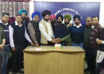 ਮੋਹਾਲੀ ਪ੍ਰੈੱਸ ਕਲੱਬ ਦੇ ਸਥਾਪਨਾ ਦਿਵਸ ਮੌਕੇ ਕੇਕ ਕੱਟਿਆ