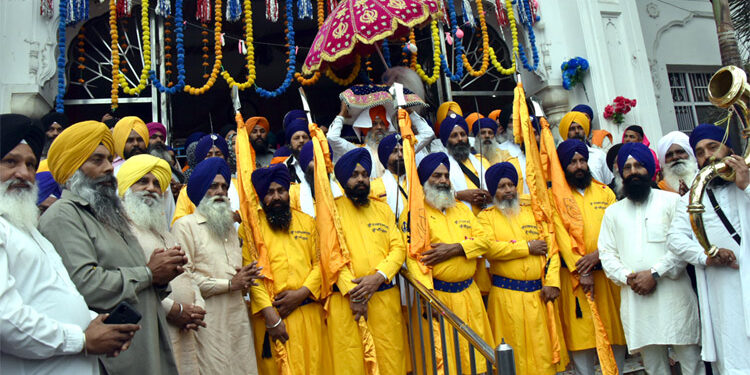 400 ਸਾਲਾ ਪ੍ਰਕਾਸ਼ ਪੁਰਬ ਨੂੰ ਸਮਰਪਿਤ ਨਗਰ ਕੀਰਤਨ ਤੀਸਰੇ ਦਿਨ ਬਾਬਾ ਬਕਾਲਾ ਸਾਹਿਬ ਤੋਂ ਅਗਲੇ ਪੜਾਅ ਲਈ ਰਵਾਨਾ