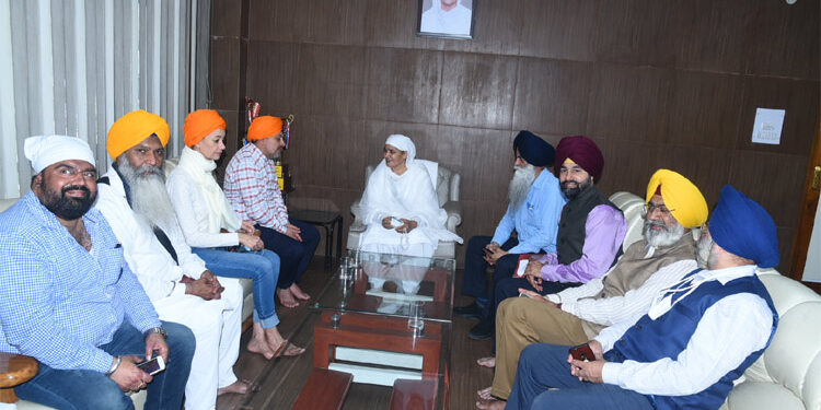 ਇਕਵਾਡੋਰ ਦੇ ਰਾਜਦੂਤ ਹੈਕਟਰ ਕੁਏਵਾ ਖਾਕੋਮੇ ਸੱਚਖੰਡ ਸ੍ਰੀ ਹਰਿਮੰਦਰ ਸਾਹਿਬ ਵਿਖੇ ਹੋਏ ਨਤਮਸਤਕ