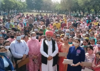 ਸਿਹਤ ਮੰਤਰੀ ਨੇ 354 ਸਟਾਫ਼ ਨਰਸਾਂ ਅਤੇ 6 ਫਾਰਮੈਸੀ ਅਫ਼ਸਰਾਂ ਨੂੰ ਸੌਂਪੇ ਨਿਯੁਕਤੀ ਪੱਤਰ