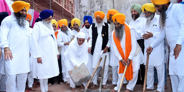ਸ਼੍ਰੋਮਣੀ ਕਮੇਟੀ ਵੱਲੋਂ ਇਤਿਹਾਸਕ ਬੂੰਗਾ ਰਾਮਗੜ੍ਹੀਆ ਦੇ ਨਵੀਨੀਕਰਨ ਦੀ ਸੇਵਾ ਆਰੰਭ