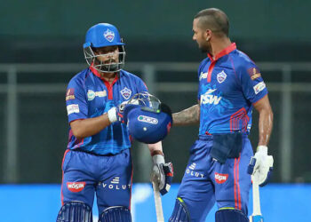 ਸੁਸਤ ਖੇਡ ਕਾਰਨ ਚੇਨੱਈ ਸੁਪਰਕਿੰਗਜ਼ ਦੇ ਕਪਤਾਨ ਧੋਨੀ ਨੂੰ 12 ਲੱਖ ਰੁਪਏ ਜੁਰਮਾਨਾ