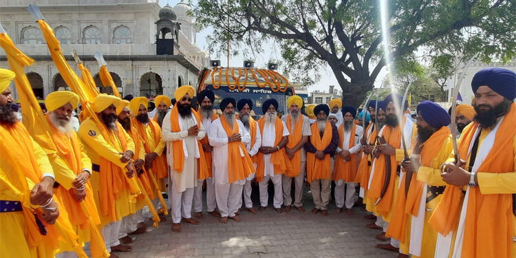 400 ਸਾਲਾ ਪ੍ਰਕਾਸ਼ ਪੁਰਬ ਨੂੰ ਸਮਰਪਿਤ ਨਗਰ ਕੀਰਤਨ ਤਰਾਵੜੀ ਤੋਂ ਅਗਲੇ ਪੜਾਅ ਕੁਰੂਕਸ਼ੇਤਰ ਲਈ ਲਈ ਰਵਾਨਾ