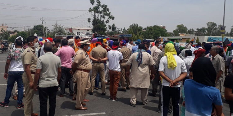 ਪੰਜਾਬ ਵਿੱਚ ਪਿਛਲੇ 24 ਘੰਟਿਆਂ ਦੌਰਾਨ ਕੋਵਿਡ-19 ਸਬੰਧੀ ਨਵੀਆਂ ਪਾਬੰਦੀਆਂ ਦੀ ਉਲੰਘਣਾ ਕਰਨ ਵਾਲਿਆਂ ਵਿਰੁੱਧ ਦਰਜ ਕੀਤੇ 130 ਮਾਮਲੇ ਦਰਜ