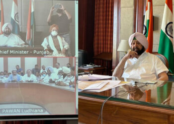 ਕੈਪਟਨ ਅਮਰਿੰਦਰ ਸਿੰਘ ਨੇ ਆੜ੍ਹਤੀਆਂ ਨੂੰ ਦੱਸਿਆ,”ਸਿੱਧੀ ਅਦਾਇਗੀ ਦੇ ਮੁੱਦੇ ਉਤੇ ਅਸੀਂ ਸਖ਼ਤ ਲੜਾਈ ਲੜੀ ਪਰ ਕੇਂਦਰ ਨੇ ਪੰਜਾਬ ਤੋਂ ਖਰੀਦ ਨਾ ਕਰਨ ਦੀ ਧਮਕੀ ਦਿੱਤੀ”