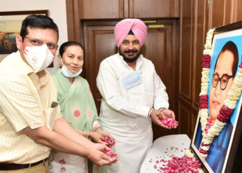 ਕੈਬਨਿਟ ਮੰਤਰੀਆਂ ਨੇ ਡਾ. ਬੀ.ਆਰ. ਅੰਬੇਡਕਰ ਨੂੰ ਉਨ੍ਹਾਂ ਦੀ 130ਵੀਂ ਜਨਮ ਵਰ੍ਹੇਗੰਢ `ਤੇ ਯਾਦ ਕੀਤਾ