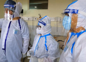 ਪੀ.ਪੀ.ਈ. ਕਿੱਟ ਪਹਿਣ ਕੇ ਅਧਿਕਾਰੀਆਂ ਨੇ ਰਾਜਿੰਦਰਾ ਹਸਪਤਾਲ ਪਟਿਆਲਾ ਦੇ ਕੋਵਿਡ ਵਾਰਡ ਦਾ ਕੀਤਾ ਮੁਆਇਨਾ