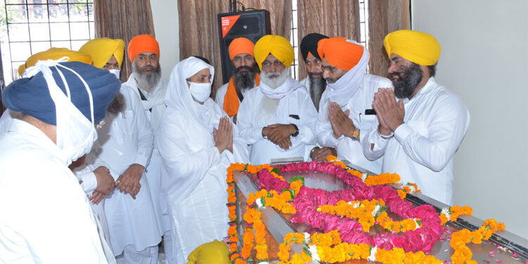 ਜਥੇਦਾਰ ਵੇਦਾਂਤੀ ਦੇ ਚਲਾਣੇ ’ਤੇ ਉਨ੍ਹਾਂ ਦੇ ਪਰਿਵਾਰ ਨਾਲ ਸ਼੍ਰੋਮਣੀ ਕਮੇਟੀ ਪ੍ਰਧਾਨ ਬੀਬੀ ਜਗੀਰ ਕੌਰ ਨੇ ਕੀਤਾ ਦੁੱਖ ਸਾਂਝਾ