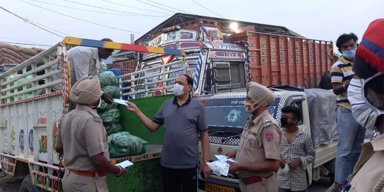 ਪੰਜਾਬ ਪੁਲਿਸ ਵਲੋਂ ਸੂਬੇ ਵਿੱਚ ਪਿਛਲੇ 3 ਦਿਨਾਂ ਦੌਰਾਨ ਕੋਵਿਡ-19 ਦੇ ਨਿਯਮਾਂ ਦੀ ਉਲੰਘਣਾ ਕਰਨ ਵਾਲੇ ਲਗਭਗ 630 ਗ੍ਰਿਫਤਾਰ ਅਤੇ 6500 ਦੇ ਕੱਟੇ ਚਲਾਨ