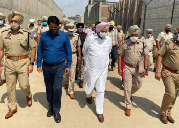 ਸੁਖਜਿੰਦਰ ਸਿੰਘ ਰੰਧਾਵਾ ਵੱਲੋਂ ਕੋਵਿਡ ਦੀ ਦੂਜੀ ਲਹਿਰ ਦੇ ਮੱਦੇਨਜ਼ਰ ਜੇਲ੍ਹਾਂ ਵਿੱਚ ਇਹਤਿਆਤ ਤੇ ਸੁਰੱਖਿਆ ਇੰਤਜ਼ਾਮ ਪੁਖਤਾ ਰੱਖਣ ਦੇ ਆਦੇਸ਼