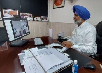 ਸਿਵਲ ਸਰਜਨ ਦਿਹਾਤੀ ਇਲਾਕਿਆਂ ਵਿੱਚ ਕੋਵਿਡ ਲੱਛਣਾਂ ਵਾਲੇ ਵਿਅਕਤੀਆਂ ਦੀ ਸਕਰੀਨਿੰਗ ਯਕੀਨੀ ਕਰਨ: ਬਲਬੀਰ ਸਿੱਧੂ