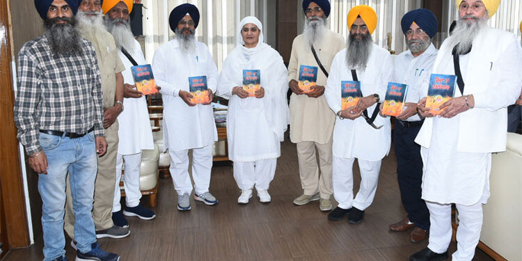 ਨਵੰਬਰ 1984 ਨਾਲ ਸਬੰਧਤ ‘ਸਿੱਖਾਂ ਦਾ ਕਤਲੇਆਮ’ ਪੁਸਤਕ ਦਾ ਨਵਾਂ ਐਡੀਸ਼ਨ ਬੀਬੀ ਜਗੀਰ ਕੌਰ ਨੇ ਕੀਤਾ ਜਾਰੀ