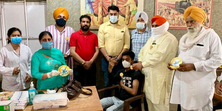 ਨੌਜਵਾਨਾਂ ਨੂੰ 10 ਲੱਖ ਟੀਕਾਕਰਨ ਵਾਲੇ ਮੀਲ ਪੱਥਰ ਛੂਹਣ ‘ਚ ਆਪਣੀ ਅਹਿਮ ਭੂਮਿਕਾ ਨਿਭਾਉਣੀ ਚਾਹੀਦੀ ਹੈ – ਸੁਖਵਿੰਦਰ ਸਿੰਘ ਬਿੰਦਰਾ