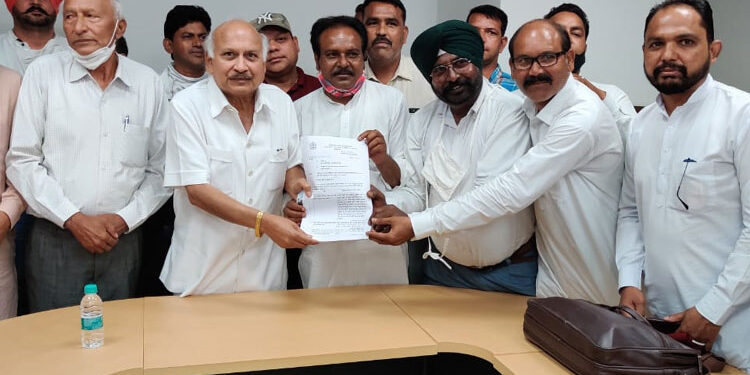 ਮਿਊਂਸੀਪਲ ਕਰਮਚਾਰੀਆਂ ਨੇ ਹੜਤਾਲ ਵਾਪਸ ਲਈ