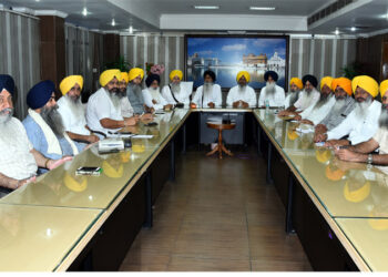 ਸ਼੍ਰੋਮਣੀ ਕਮੇਟੀ ਦੇ ਪ੍ਰਬੰਧਾਂ ਸਬੰਧੀ ਸੀਨੀਅਰ ਮੀਤ ਪ੍ਰਧਾਨ ਤੇ ਮੁੱਖ ਸਕੱਤਰ ਨੇ ਕੀਤੀ ਅਧਿਕਾਰੀਆਂ ਨਾਲ ਇਕੱਤਰਤਾ
