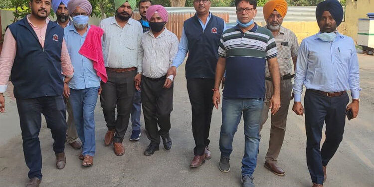 ਵਿਜੀਲੈਂਸ ਵਲੋਂ ਮਿਊਸਿਪਲ ਕਮੇਟੀ ਦਾ ਕਾਰਜਕਾਰੀ ਅਫਸਰ ਤੇ ਕਲਰਕ ਰਿਸ਼ਵਤ ਲੈਂਦੇ ਰੰਗੇ ਹੱਥੀਂ ਕਾਬੂ