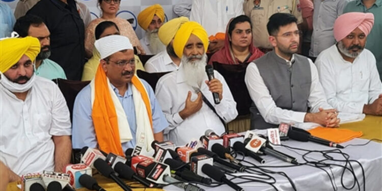 ਆਮ ਆਦਮੀ ਪਾਰਟੀ ਵਿੱਚ ੪ਾਮਲ ਹੋਏ ਸੇਵਾ ਸਿੰਘ ਸੇਖਵਾਂ