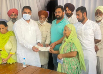 ਮੇਅਰ ਜੀਤੀ ਸਿੱਧੂ ਨੇ ਸੋਹਾਣਾ ਵਿਖੇ 658 ਲਾਭਪਾਤਰੀਆਂ ਨੂੰ ਵੰਡੇ ਪੈਨਸ਼ਨਾਂ ਦੇ ਚੈਕ