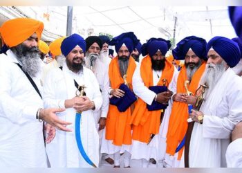 ਸੱਚਖੰਡ ਸ੍ਰੀ ਹਰਿਮੰਦਰ ਸਾਹਿਬ ਦੇ ਨਵੇਂ ਨਿਯੁਕਤ ਹੋਏ ਗ੍ਰੰਥੀ ਸਿੰਘ ਸਾਹਿਬਾਨ ਨੇ ਸੇਵਾ ਸੰਭਾਲੀ