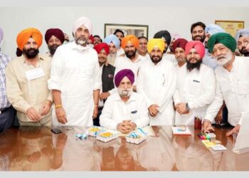 ਸੁਖਜਿੰਦਰ ਸਿੰਘ ਰੰਧਾਵਾ ਨੇ ਮੁੱਖ ਮੰਤਰੀ ਚਰਨਜੀਤ ਸਿੰਘ ਚੰਨੀ ਦੀ ਹਾਜ਼ਰੀ ਵਿੱਚ ਉਪ ਮੁੱਖ ਮੰਤਰੀ ਵਜੋਂ ਅਹੁਦਾ ਸੰਭਾਲਿਆ