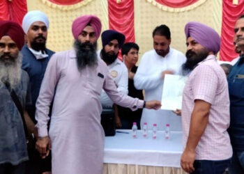 ਮੇਅਰ ਵਲੋਂ ਫੇਜ਼ 10 ਦੀ ਮਿੰਨੀ ਮਾਰਕੀਟ ਦਾ ਦੌਰਾ