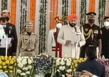ਲੈਫਟੀਨੈਂਟ ਜਨਰਲ ਗੁਰਮੀਤ ਸਿੰਘ ਨੇ ਉੱਤਰਾਖੰਡ ਦੇ ਨਵੇਂ ਰਾਜਪਾਲ ਵਜੋਂ ਚੁੱਕੀ ਸਹੁੰ