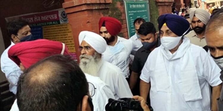 ਸ਼ੋ੍ਰਮਣੀ ਅਕਾਲੀ ਦਲ ਵਿਰੁੱਧ ਫਰਾਡ ਦੇ ਮਾਮਲੇ ਵਿੱਚ ਸੁਖਬੀਰ ਬਾਦਲ ਤੇ ਡਾ. ਚੀਮਾ ਹੁਸ਼ਿਆਰਪੁਰ ਦੀ ਅਦਾਲਤ ਵਿੱਚ ਹੋਏ ਪੇਸ਼