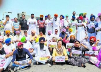 ਆਮ ਆਦਮੀ ਪਾਰਟੀ ਨੇ ਕੈਪਟਨ ਅਮਰਿੰਦਰ ਸਿੰਘ ਦਾ ਪੁਤਲਾ ਫ਼ੂਕਿਆ