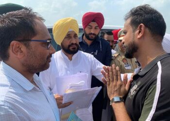 ਕੰਪਿਊਟਰ ਅਧਿਆਪਕਾਂ ਨੇ ਮੁੱਖ ਮੰਤਰੀ ਨੁੂੰ ਮੰਗ ਪੱਤਰ ਦਿੱਤਾ
