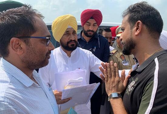 ਕੰਪਿਊਟਰ ਅਧਿਆਪਕਾਂ ਨੇ ਮੁੱਖ ਮੰਤਰੀ ਨੁੂੰ ਮੰਗ ਪੱਤਰ ਦਿੱਤਾ
