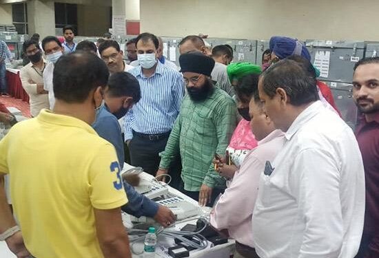 ਜਲੰਧਰ ਵਿਖੇ ਵੋਟਿੰਗ ਮਸ਼ੀਨਾਂ ਦੀ ਫਸਟ ਲੈਵਲ ਚੈਕਿੰਗ ਦਾ ਕੰਮ ਸ਼ੁਰੂ