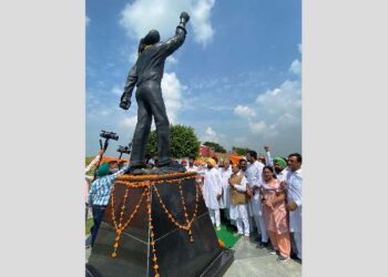 ਮੁੱਖ ਮੰਤਰੀ ਚੰਨੀ ਨੇ ਖਟਕੜ ਕਲਾਂ ਵਿਖੇ ਸ਼ਹੀਦ ਏ ਆਜ਼ਮ ਭਗਤ ਸਿੰਘ ਨੂੰ ਸ਼ਰਧਾ ਦੇ ਫੁੱਲ ਭੇਟ ਕੀਤੇ