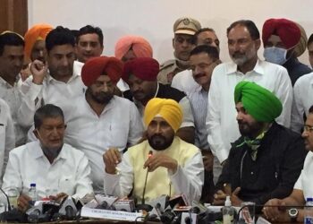 ਚੰਨੀ ਨੇ ਸਸਤੀ ਬਿਜਲੀ ਦੇਣ, ਪਾਣੀ ਦੇ ਬਿੱਲ ਮੁਆਫ ਕਰਨ ਅਤੇ ਹੋਰ ਕੀਤੇ ਵੱਡੇ ਐਲਾਨ ਪਹਿਲੀ ਪ੍ਰੈਸ ਕਾਨਫਰੰਸ ਦੌਰਾਨ
